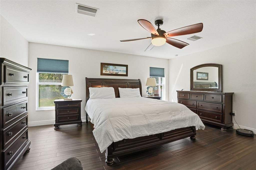 Active With Contract: $434,900 (4 beds, 2 baths, 2140 Square Feet)