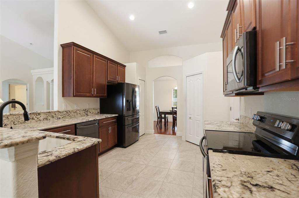 Active With Contract: $434,900 (4 beds, 2 baths, 2140 Square Feet)