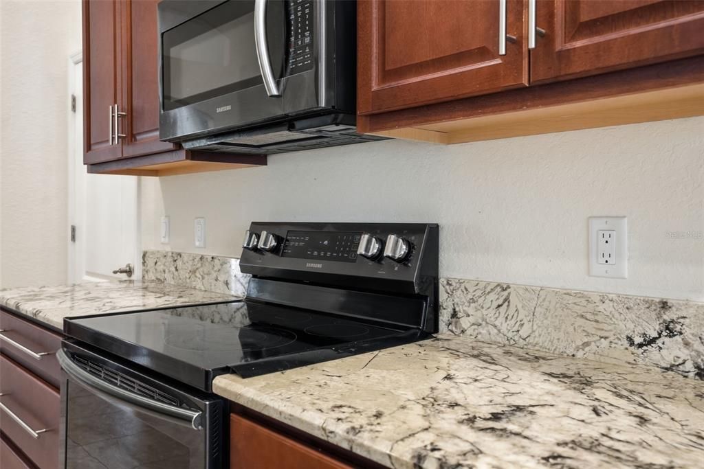 Active With Contract: $434,900 (4 beds, 2 baths, 2140 Square Feet)