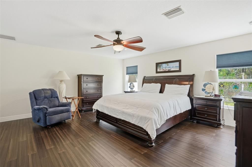 Active With Contract: $434,900 (4 beds, 2 baths, 2140 Square Feet)