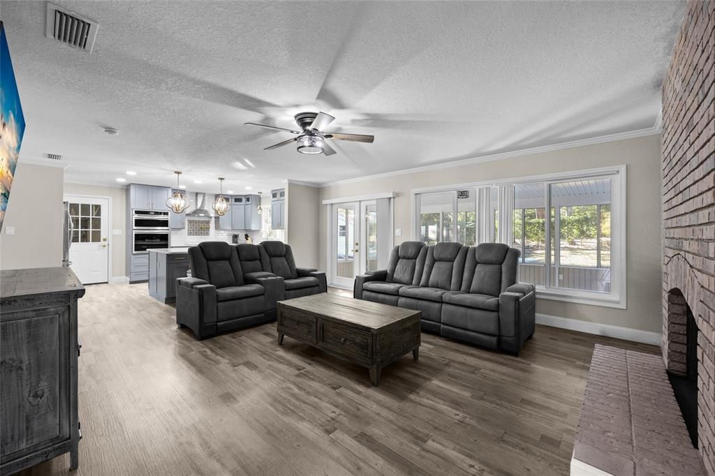 For Sale: $620,000 (4 beds, 2 baths, 2840 Square Feet)