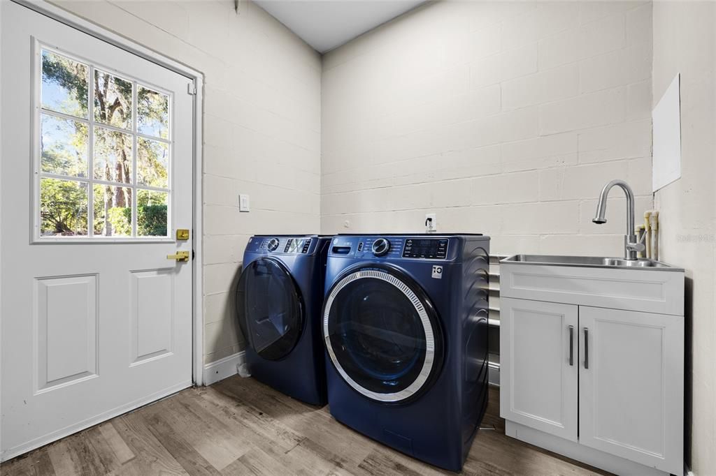 For Sale: $620,000 (4 beds, 2 baths, 2840 Square Feet)