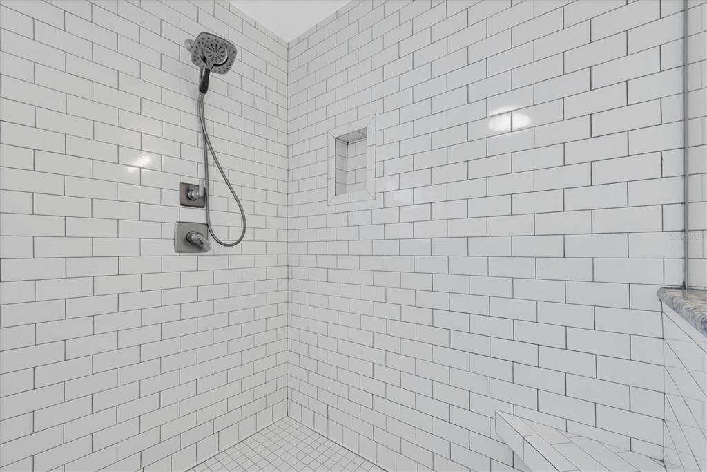 Activo con contrato: $3,200 (3 camas, 2 baños, 1479 Pies cuadrados)