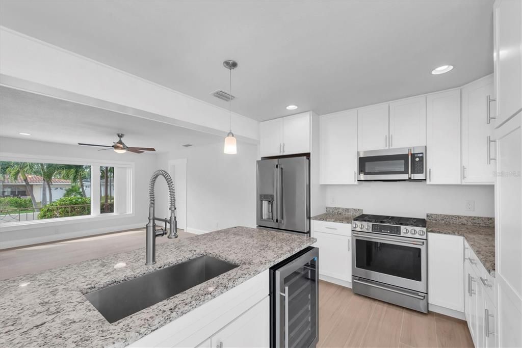 Activo con contrato: $3,200 (3 camas, 2 baños, 1479 Pies cuadrados)