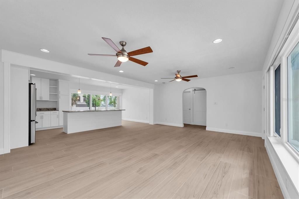 Activo con contrato: $3,200 (3 camas, 2 baños, 1479 Pies cuadrados)