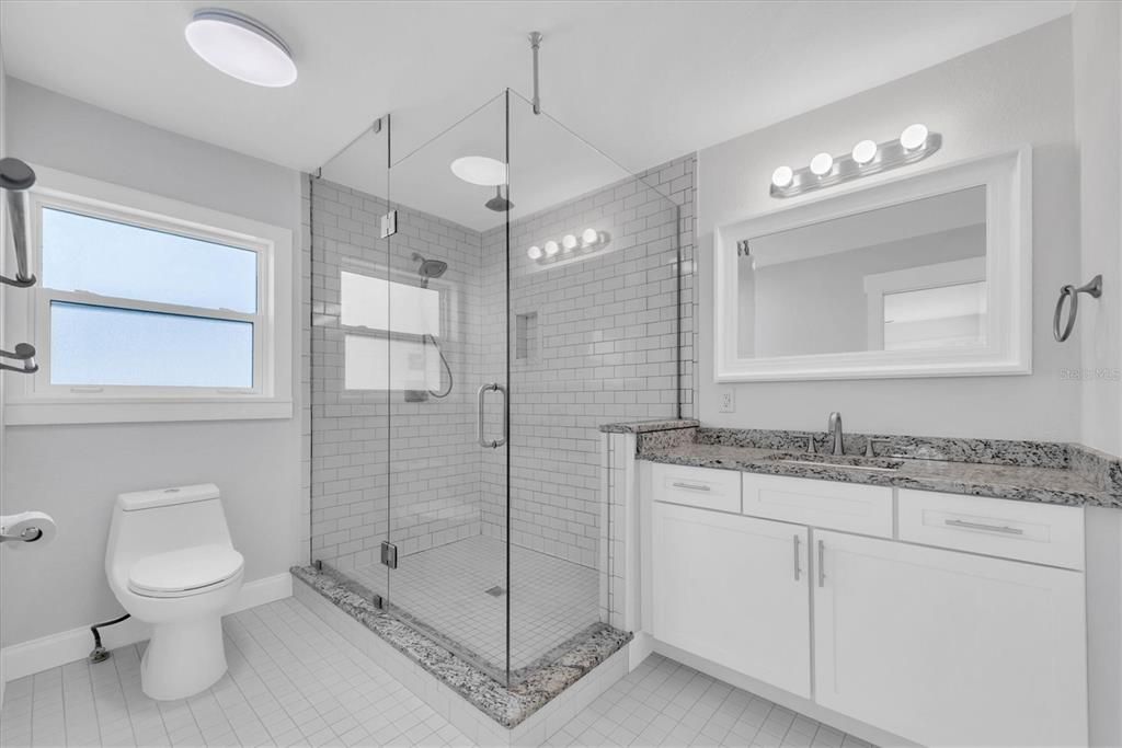 Activo con contrato: $3,200 (3 camas, 2 baños, 1479 Pies cuadrados)