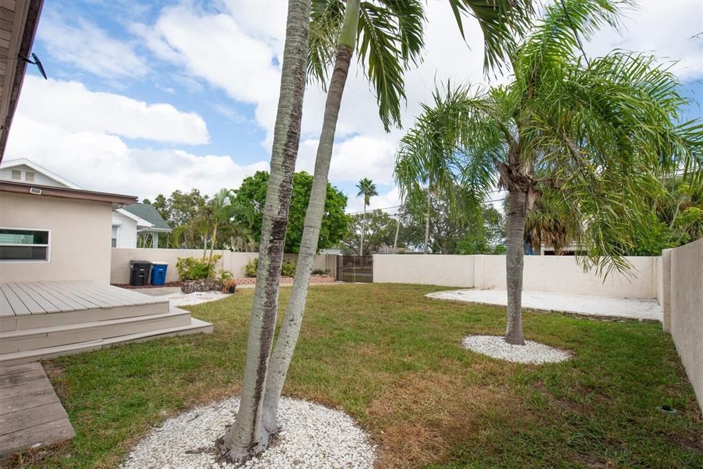 Activo con contrato: $3,200 (3 camas, 2 baños, 1479 Pies cuadrados)