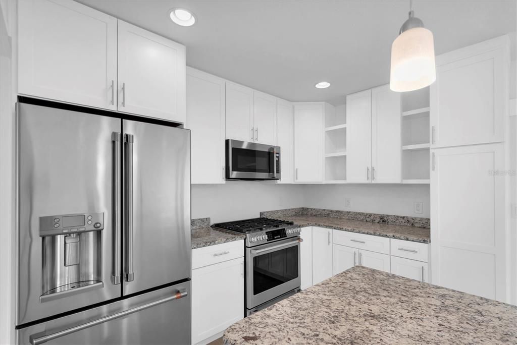 Activo con contrato: $3,200 (3 camas, 2 baños, 1479 Pies cuadrados)