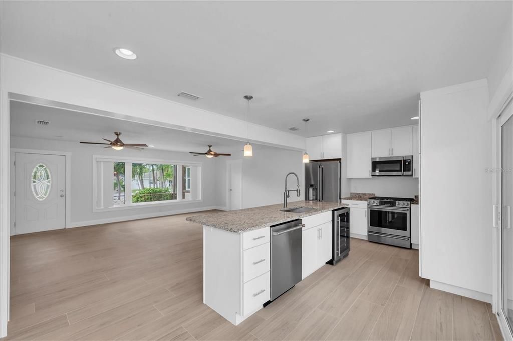 Activo con contrato: $3,200 (3 camas, 2 baños, 1479 Pies cuadrados)