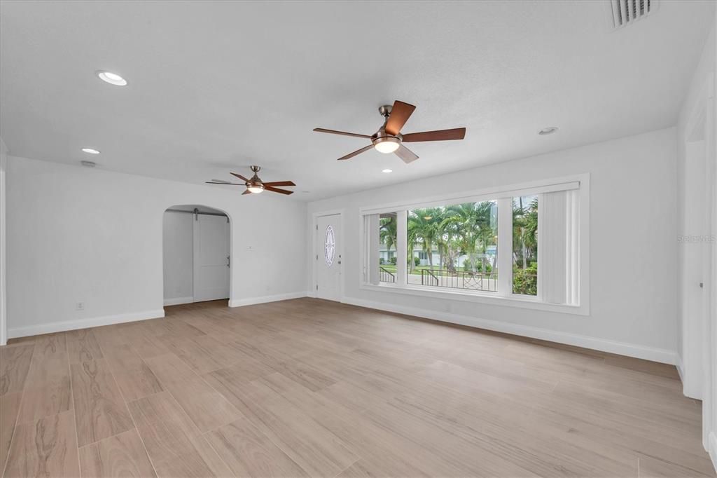 Activo con contrato: $3,200 (3 camas, 2 baños, 1479 Pies cuadrados)