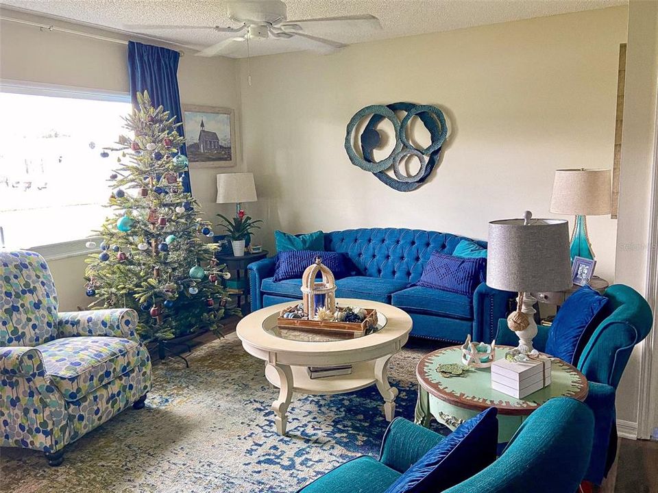 For Sale: $229,500 (2 beds, 2 baths, 1143 Square Feet)