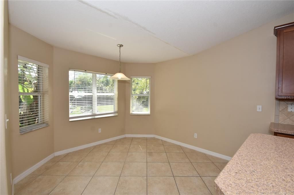 Под контрактом: $2,650 (4 спален, 3 ванн, 2513 Квадратных фут)