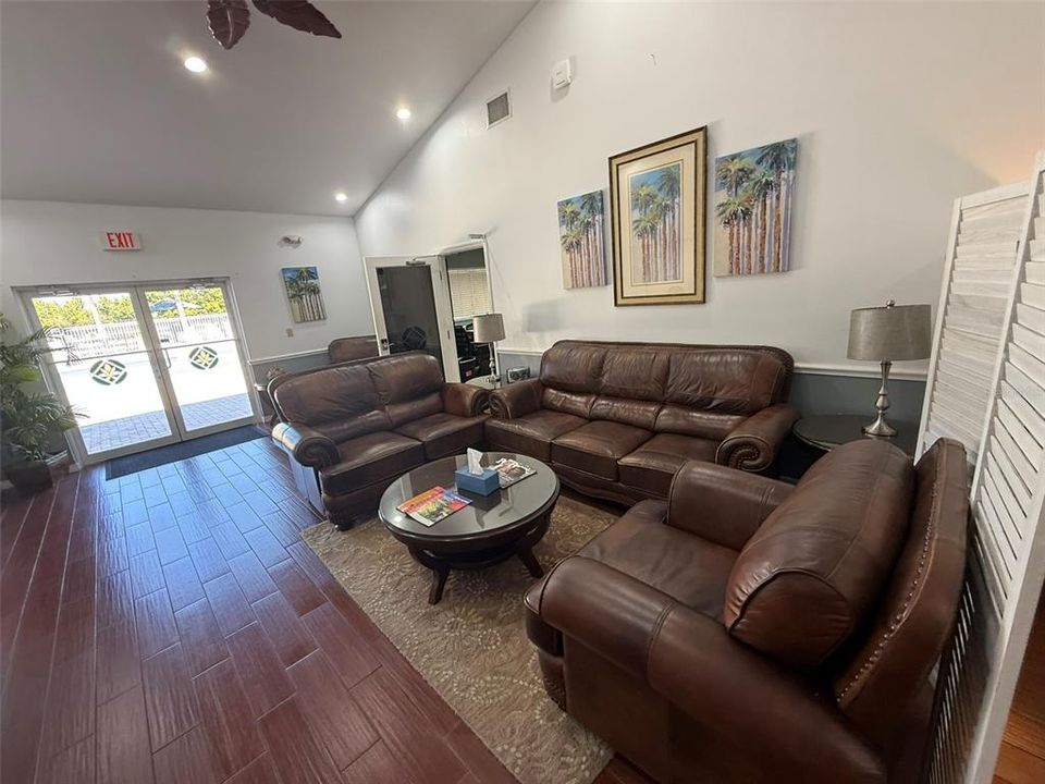 For Sale: $222,000 (2 beds, 2 baths, 1191 Square Feet)