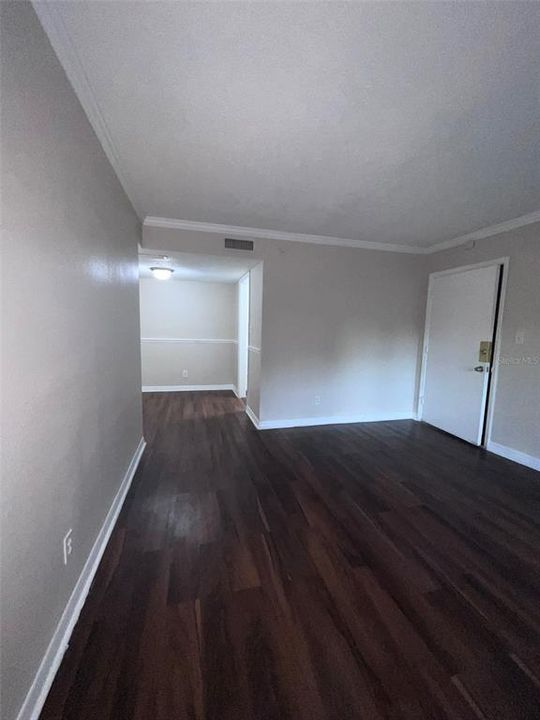 出租: $1,350 (1 贝兹, 1 浴室, 650 平方英尺)