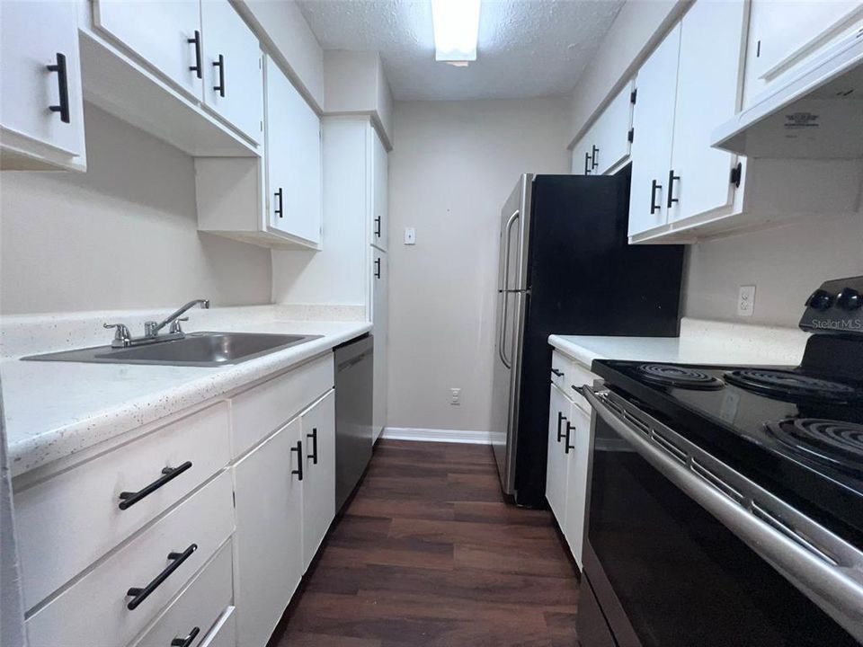 出租: $1,350 (1 贝兹, 1 浴室, 650 平方英尺)