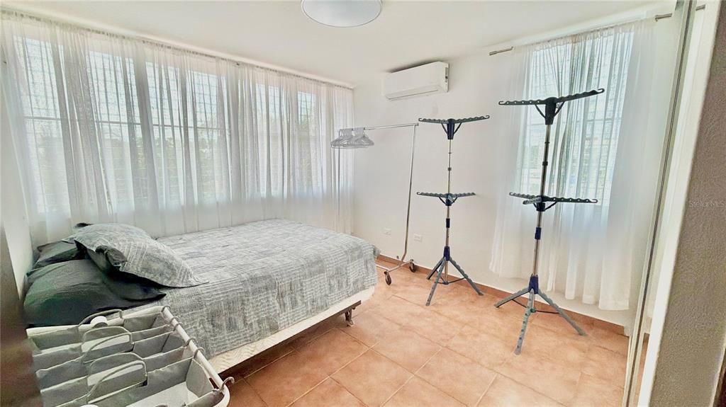 待售: $704,900 (4 贝兹, 2 浴室, 2800 平方英尺)