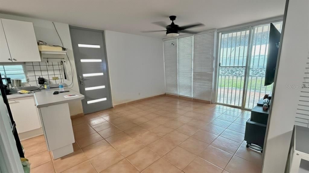 待售: $704,900 (4 贝兹, 2 浴室, 2800 平方英尺)