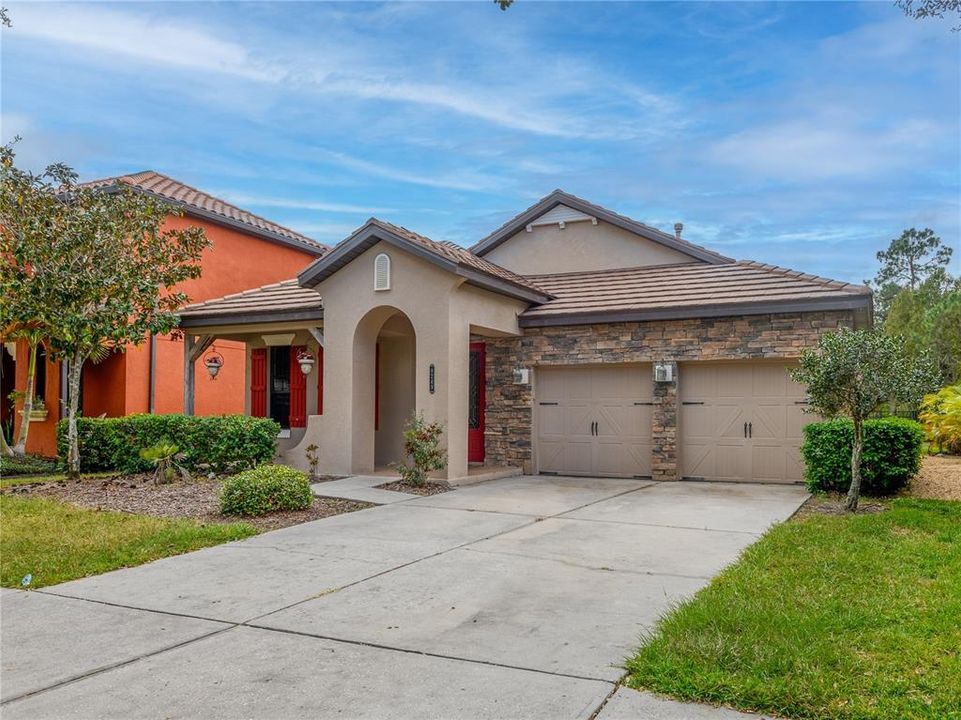 For Sale: $450,000 (3 beds, 2 baths, 2142 Square Feet)