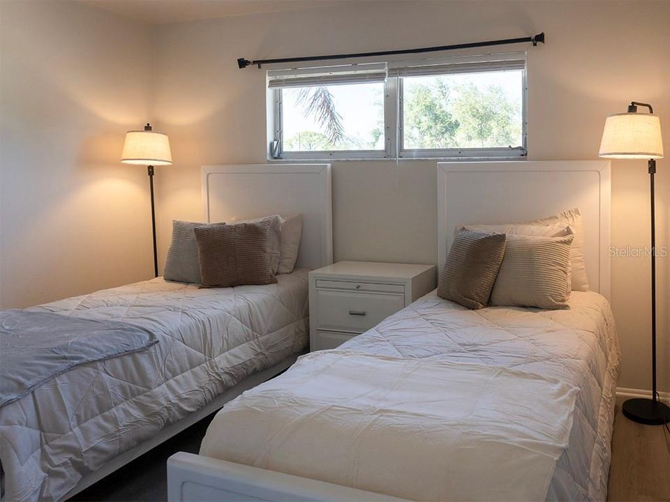 For Rent: $2,050 (2 beds, 2 baths, 811 Square Feet)