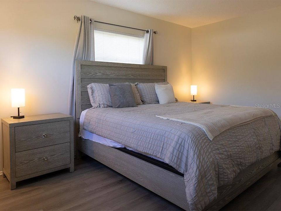 For Rent: $2,050 (2 beds, 2 baths, 811 Square Feet)