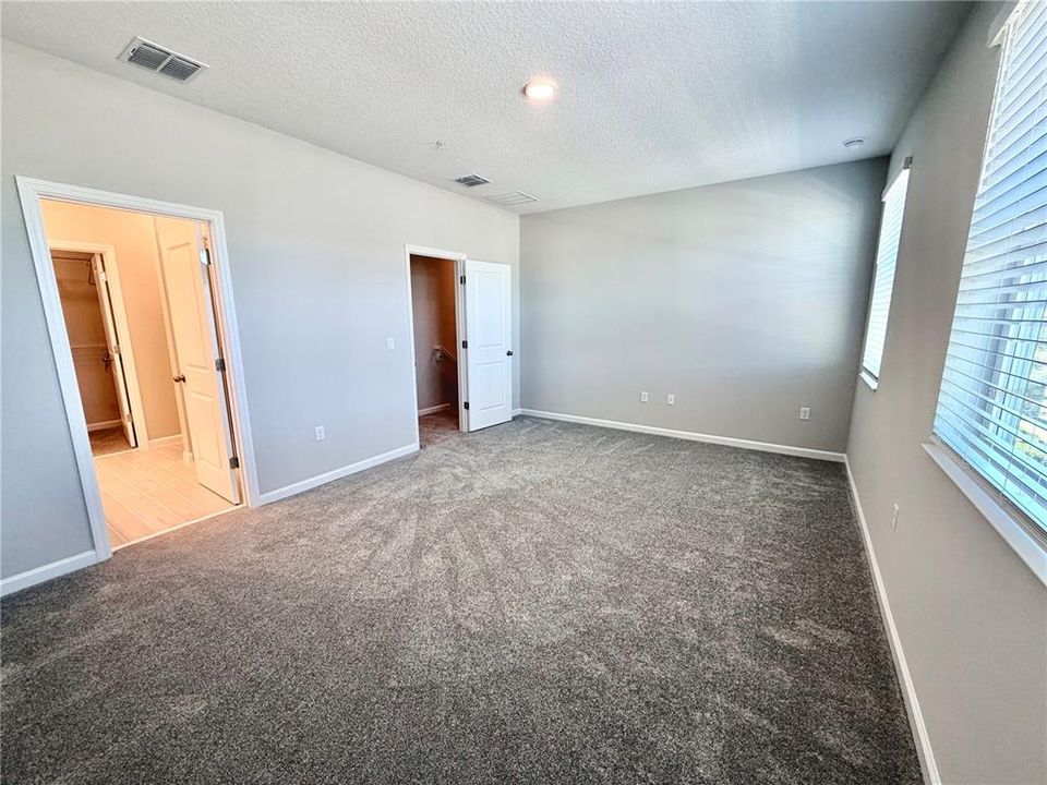 For Rent: $2,600 (3 beds, 2 baths, 1691 Square Feet)