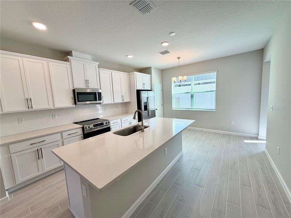 For Rent: $2,600 (3 beds, 2 baths, 1691 Square Feet)