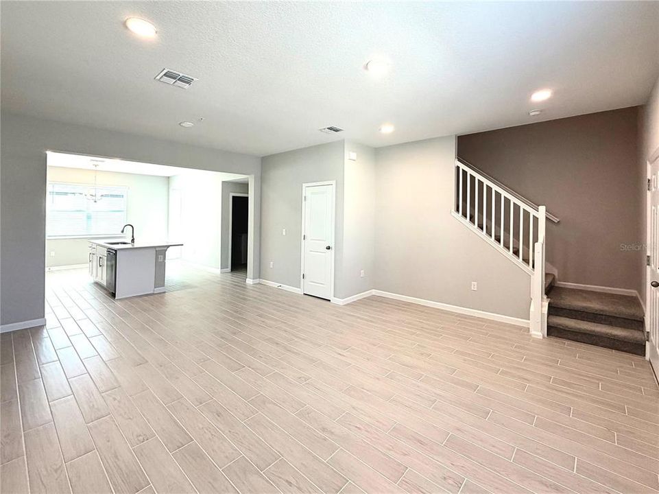 For Rent: $2,600 (3 beds, 2 baths, 1691 Square Feet)