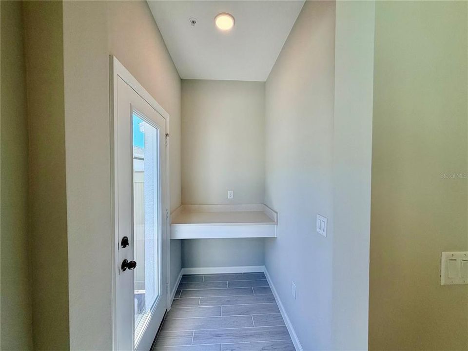 For Rent: $2,600 (3 beds, 2 baths, 1691 Square Feet)