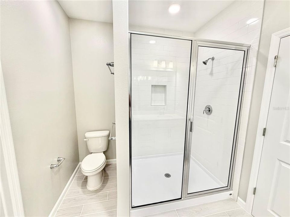 For Rent: $2,600 (3 beds, 2 baths, 1691 Square Feet)