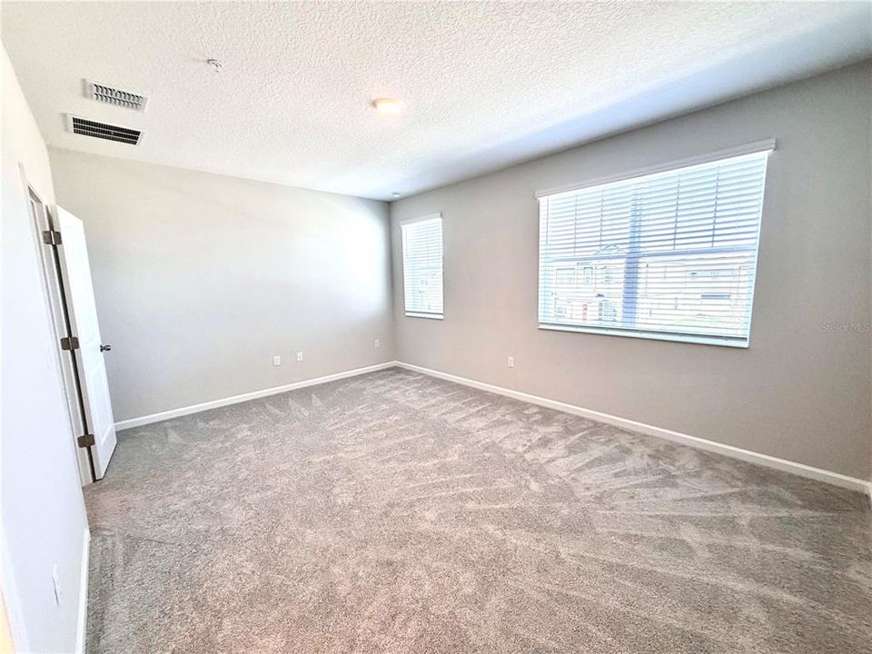 For Rent: $2,600 (3 beds, 2 baths, 1691 Square Feet)