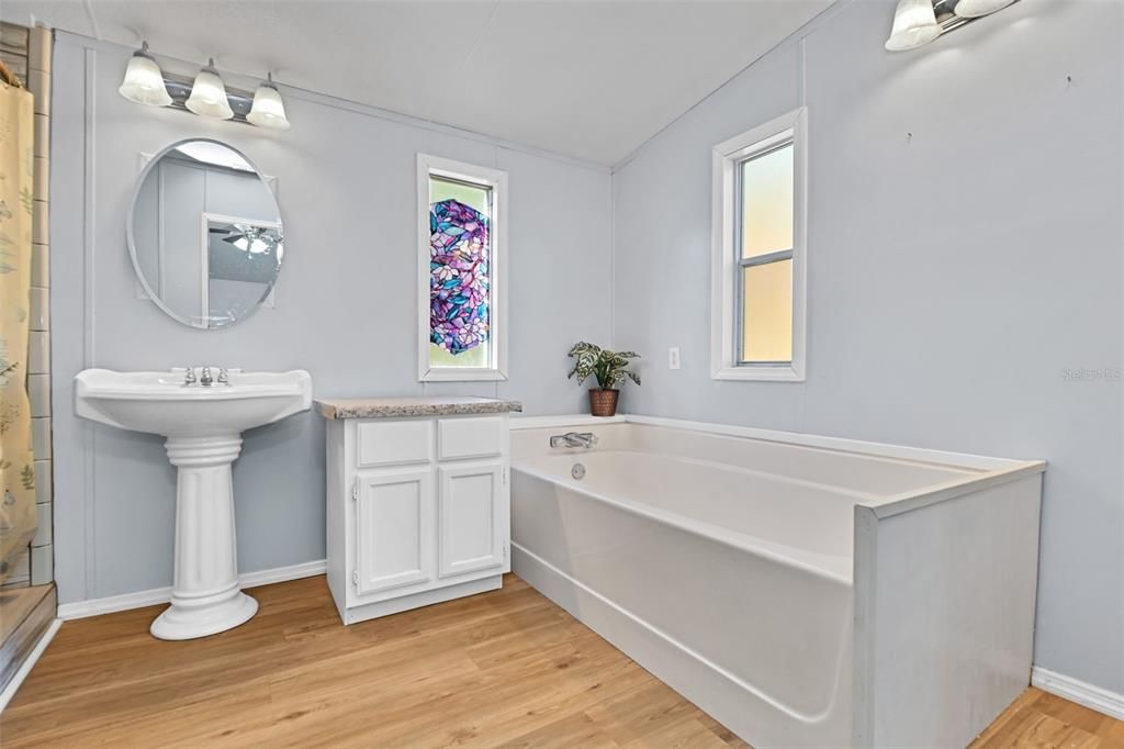 На продажу: $199,000 (3 спален, 2 ванн, 1344 Квадратных фут)