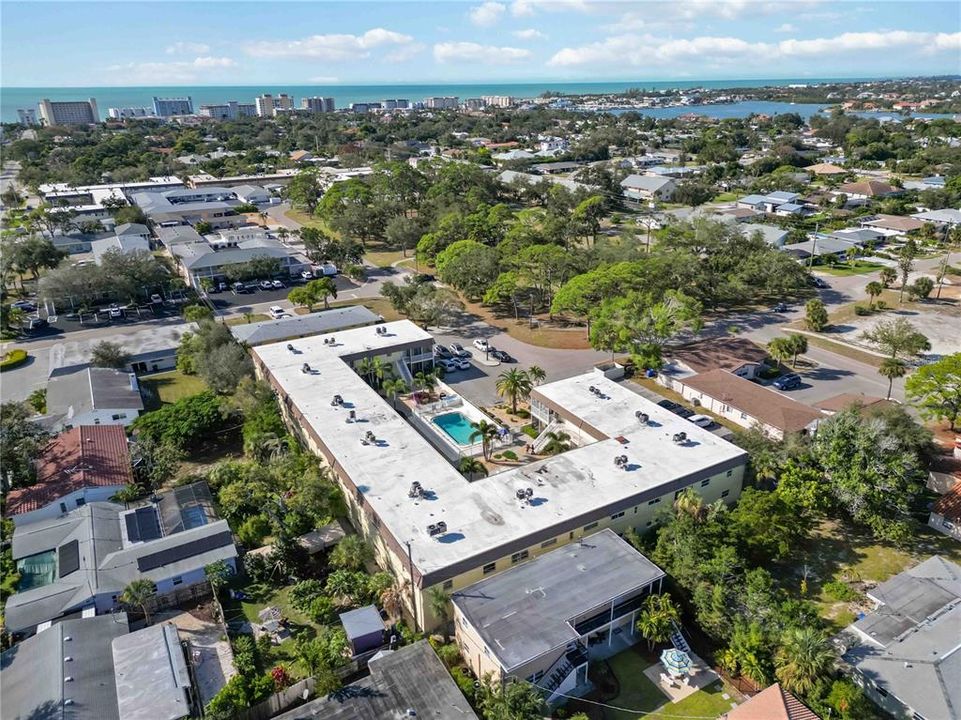 На продажу: $289,000 (2 спален, 2 ванн, 991 Квадратных фут)