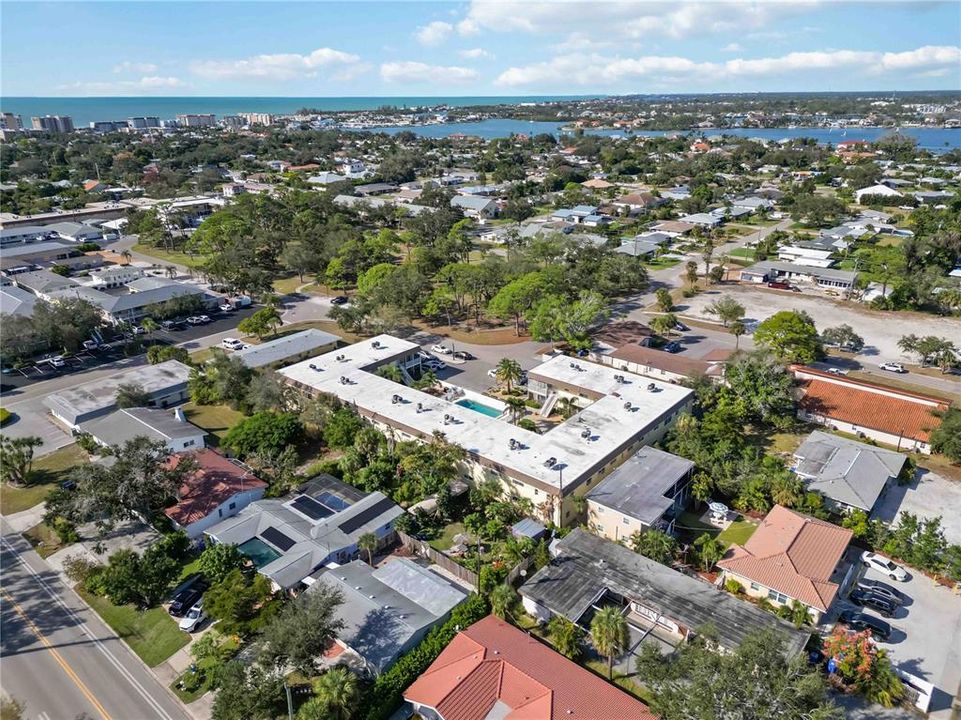 На продажу: $289,000 (2 спален, 2 ванн, 991 Квадратных фут)