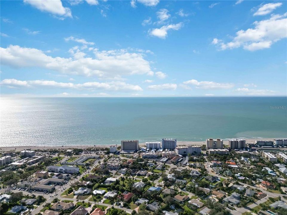 На продажу: $289,000 (2 спален, 2 ванн, 991 Квадратных фут)