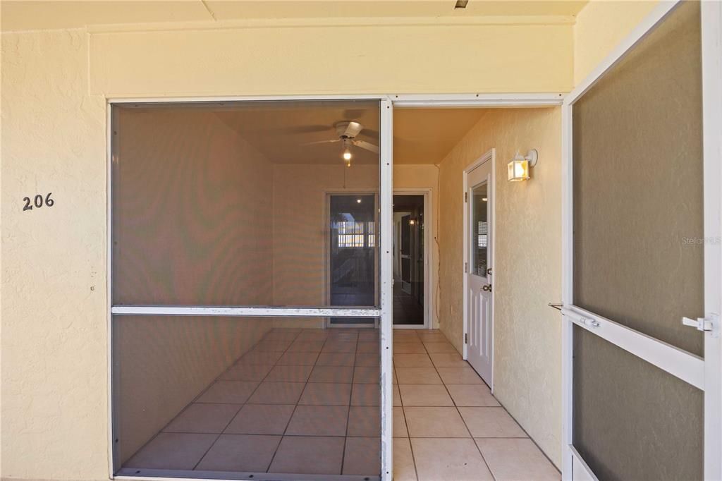 На продажу: $289,000 (2 спален, 2 ванн, 991 Квадратных фут)