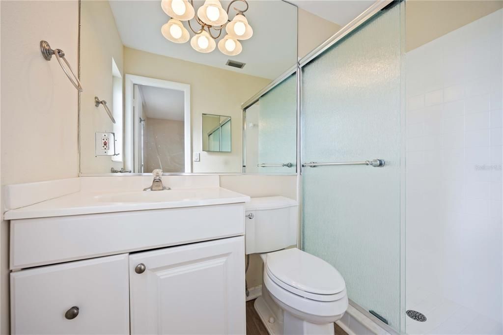 На продажу: $289,000 (2 спален, 2 ванн, 991 Квадратных фут)