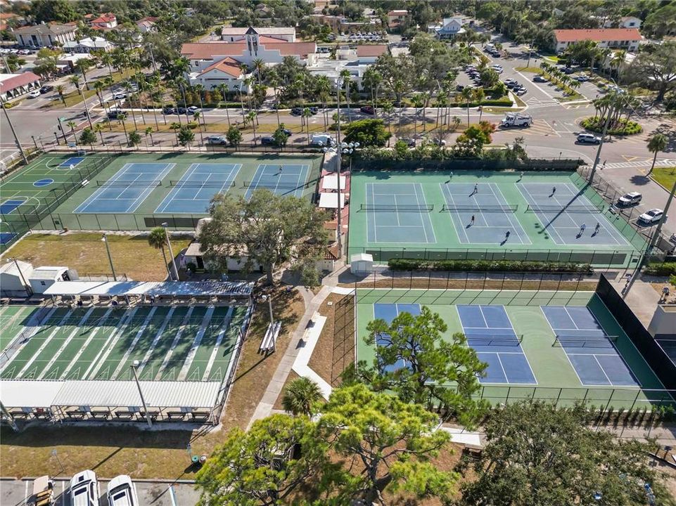 На продажу: $289,000 (2 спален, 2 ванн, 991 Квадратных фут)