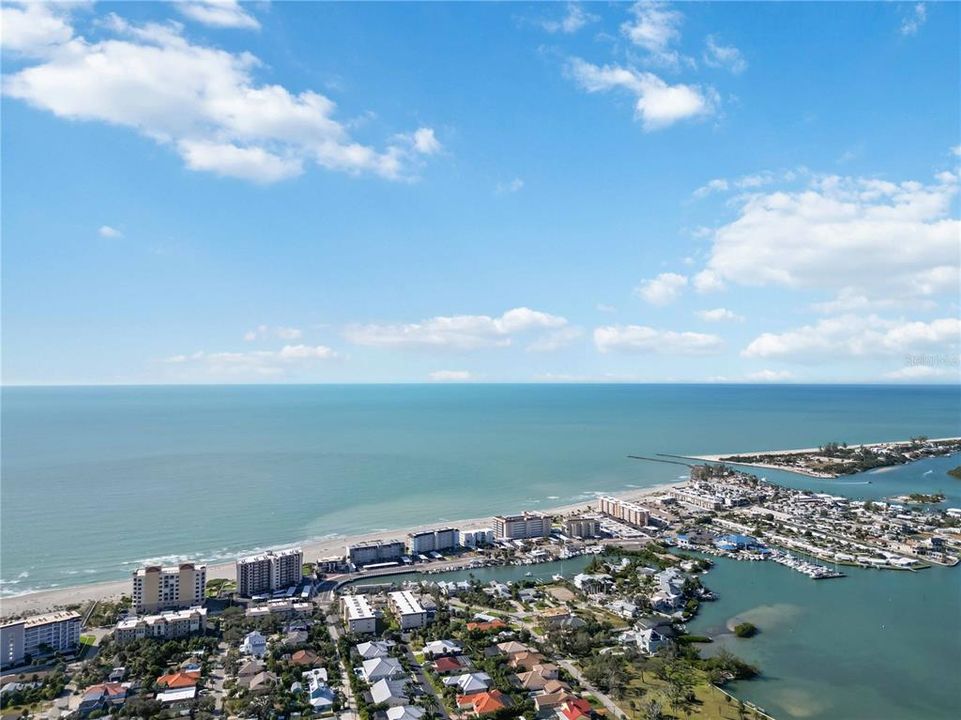 На продажу: $289,000 (2 спален, 2 ванн, 991 Квадратных фут)