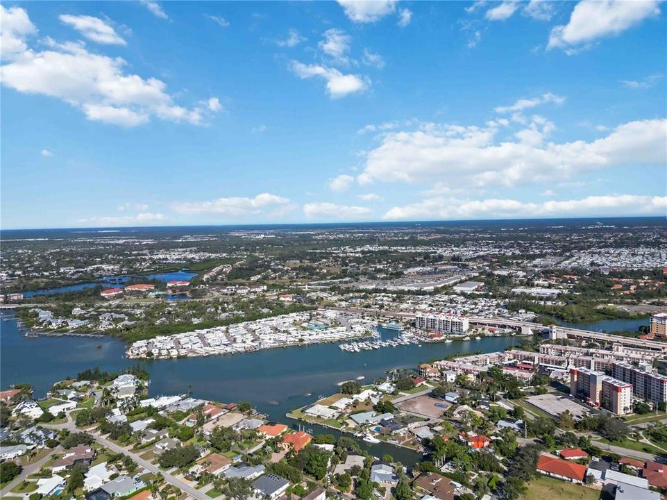 На продажу: $289,000 (2 спален, 2 ванн, 991 Квадратных фут)