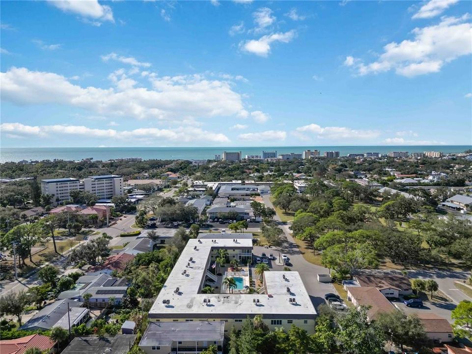 На продажу: $289,000 (2 спален, 2 ванн, 991 Квадратных фут)