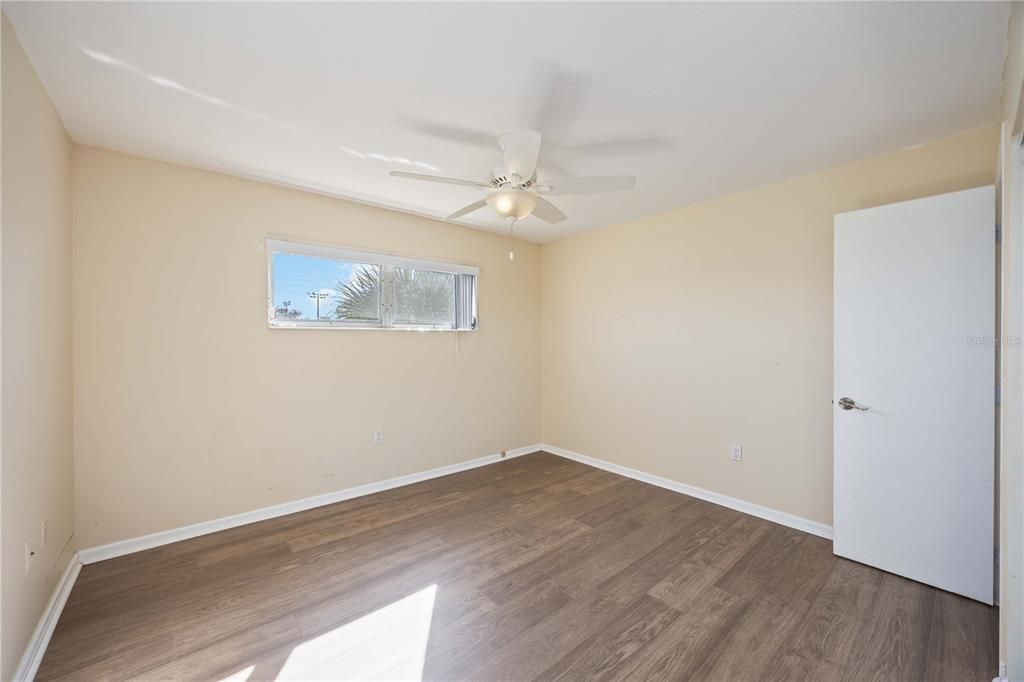 На продажу: $289,000 (2 спален, 2 ванн, 991 Квадратных фут)