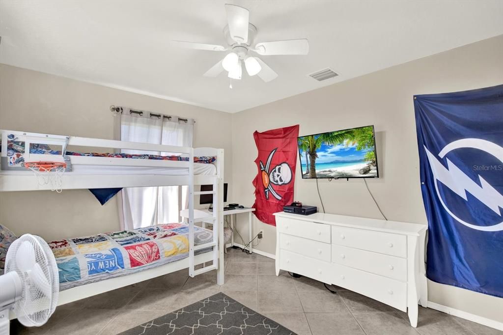 Active With Contract: $420,000 (3 beds, 2 baths, 1538 Square Feet)