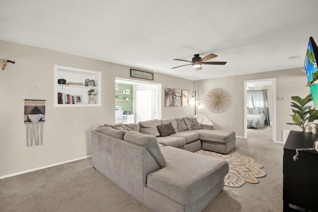 Active With Contract: $420,000 (3 beds, 2 baths, 1538 Square Feet)