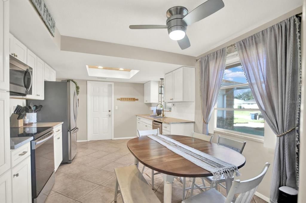 Active With Contract: $420,000 (3 beds, 2 baths, 1538 Square Feet)