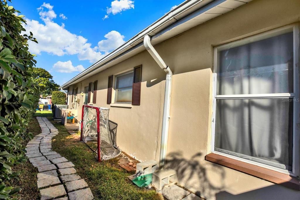 Active With Contract: $420,000 (3 beds, 2 baths, 1538 Square Feet)