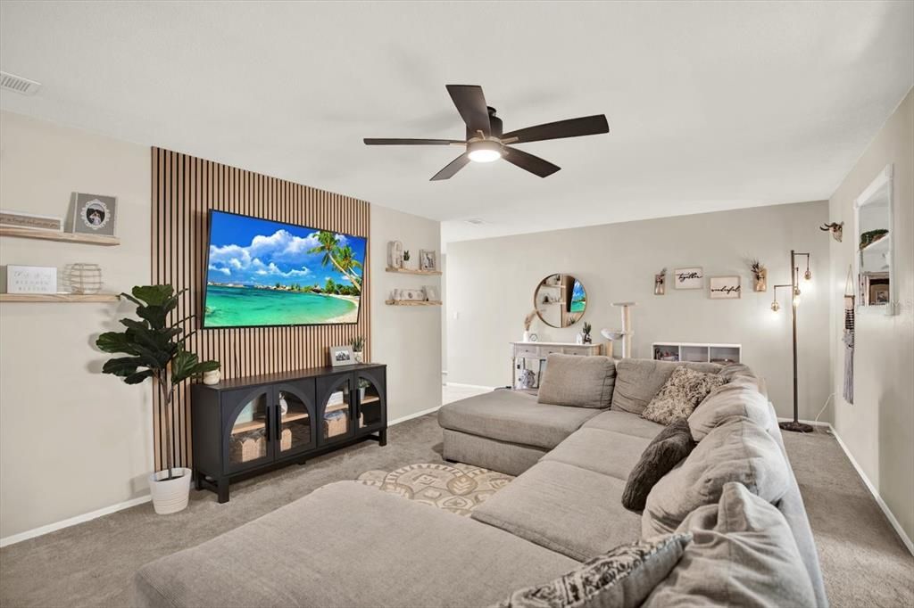 Active With Contract: $420,000 (3 beds, 2 baths, 1538 Square Feet)