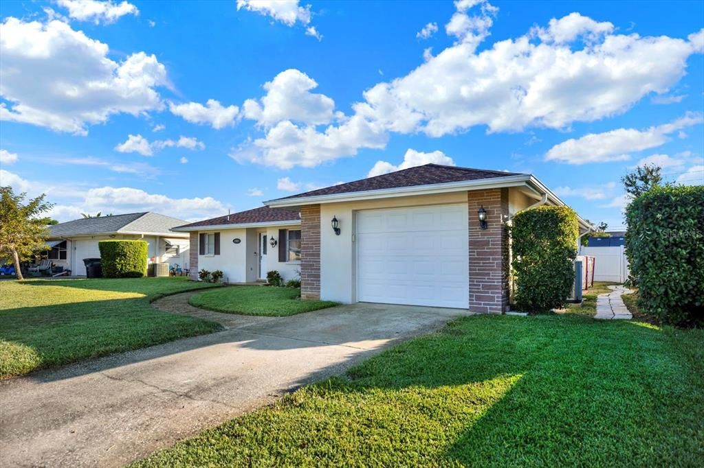 Active With Contract: $420,000 (3 beds, 2 baths, 1538 Square Feet)