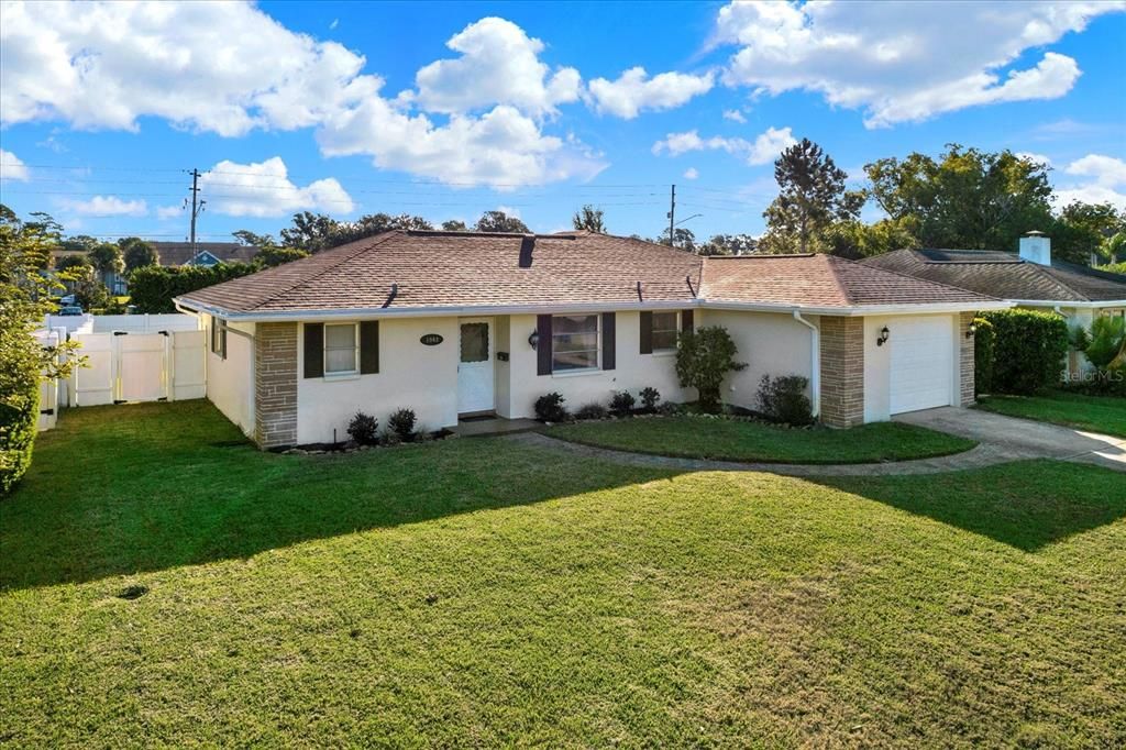 Active With Contract: $420,000 (3 beds, 2 baths, 1538 Square Feet)