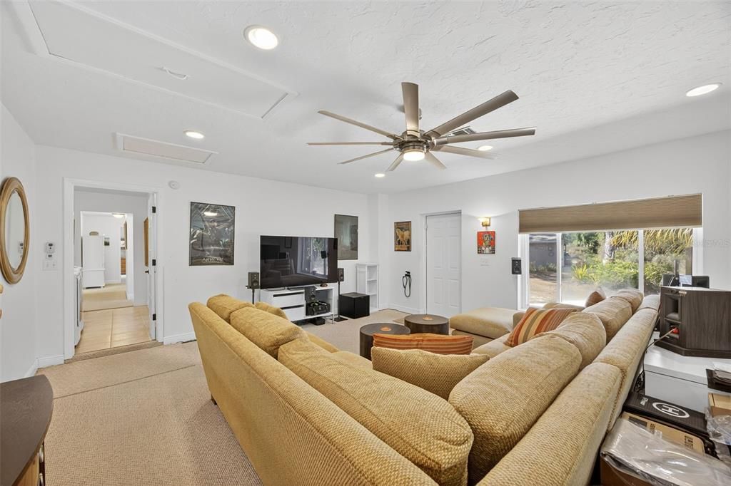 На продажу: $1,195,000 (4 спален, 2 ванн, 2583 Квадратных фут)