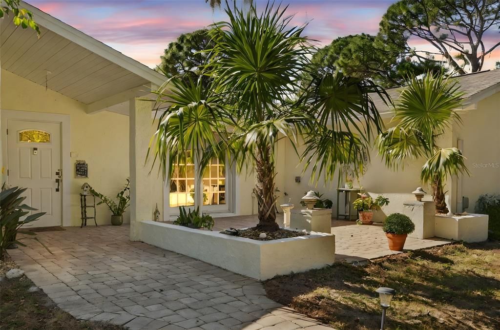 На продажу: $1,195,000 (4 спален, 2 ванн, 2583 Квадратных фут)